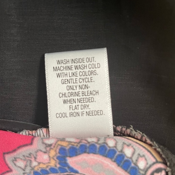 Dana Buchman multicolor paisley blouse with laser cutout overlay on the front. - Picture 10 of 12